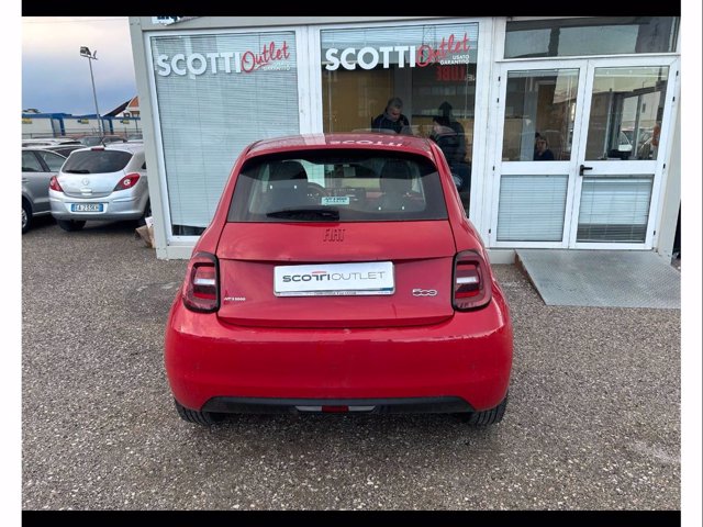 FIAT 500 Action Berlina 23,65 kWh
