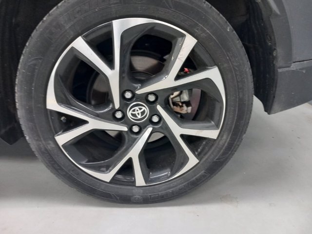 TOYOTA C-hr 1.8h trend e-cvt