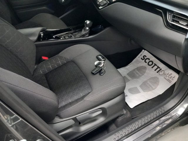 TOYOTA C-hr 1.8h trend e-cvt