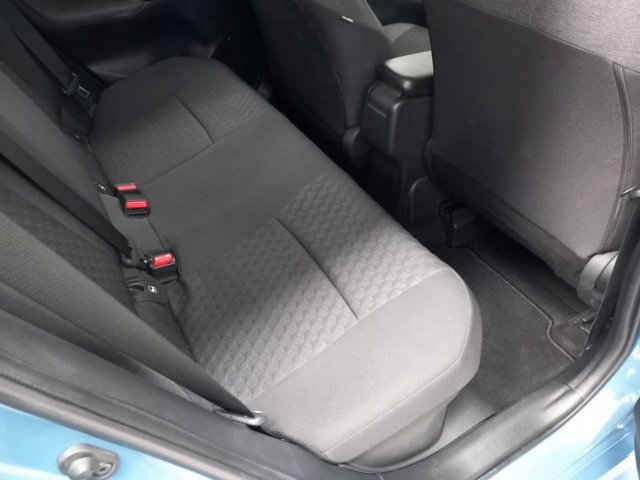 TOYOTA Yaris 1.5h trend