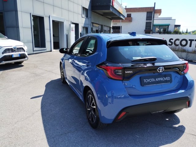TOYOTA Yaris 1.0 trend