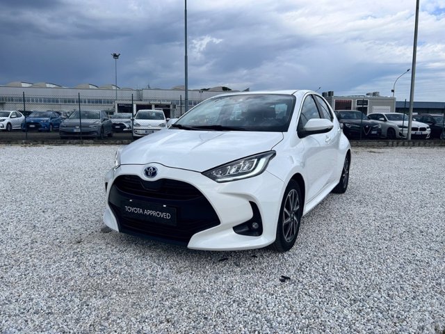 TOYOTA Yaris 1.5h trend