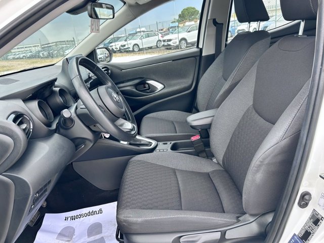 TOYOTA Yaris 1.5h trend
