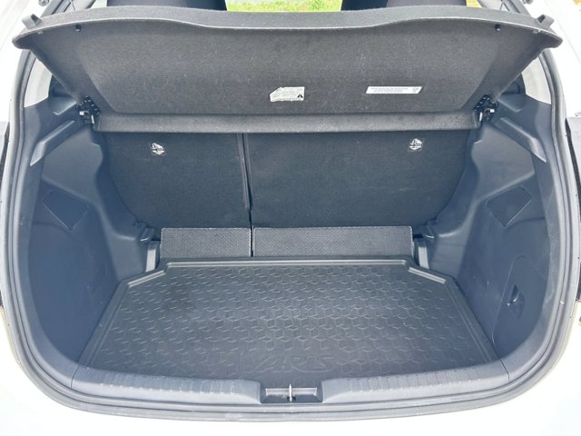 TOYOTA Yaris 1.5h trend