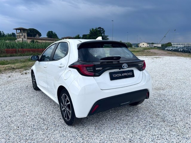 TOYOTA Yaris 1.5h trend