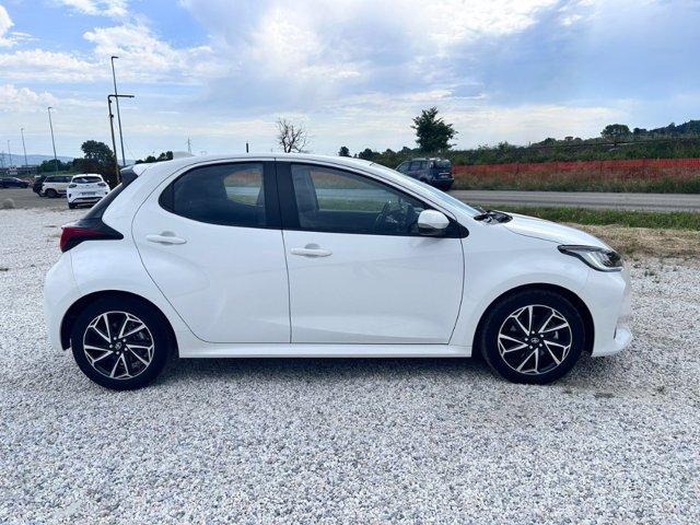 TOYOTA Yaris 1.5h trend
