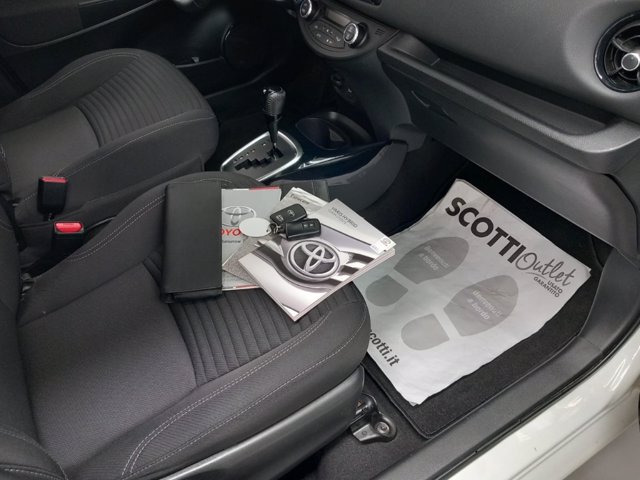 TOYOTA Yaris 5p 1.5h trend white edition