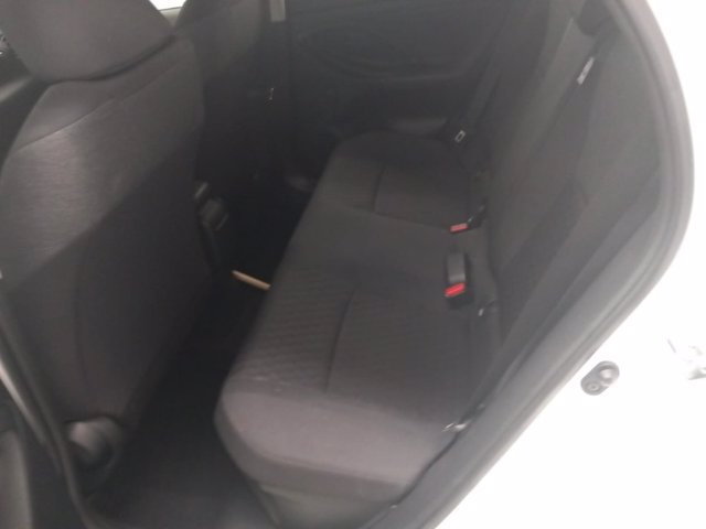 TOYOTA Yaris 1.5h active