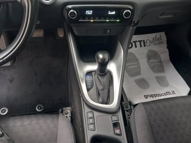 TOYOTA Yaris 1.5h trend