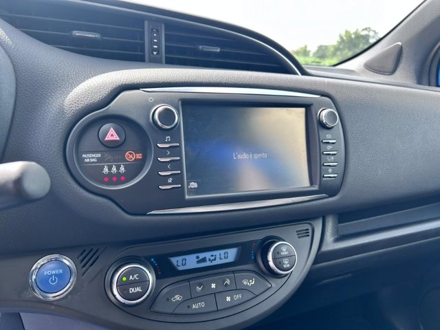TOYOTA Yaris 1.5 Hybrid 5 porte Trend "Cyan Edition"