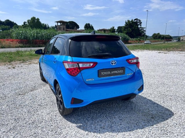 TOYOTA Yaris 1.5 Hybrid 5 porte Trend "Cyan Edition"