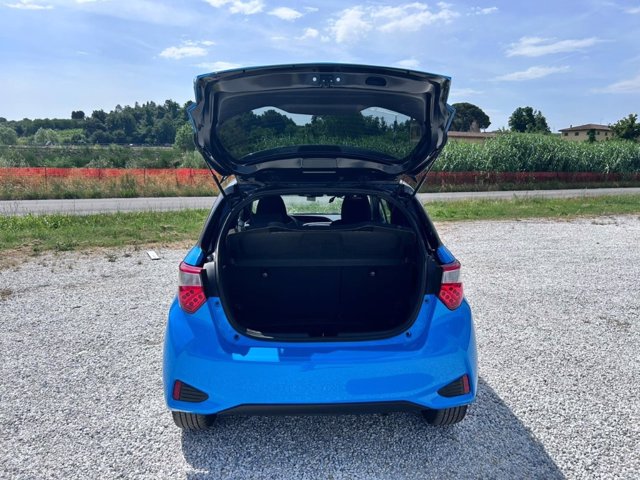 TOYOTA Yaris 1.5 Hybrid 5 porte Trend "Cyan Edition"
