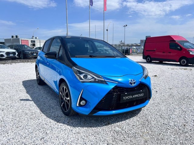 TOYOTA Yaris 1.5 Hybrid 5 porte Trend "Cyan Edition"