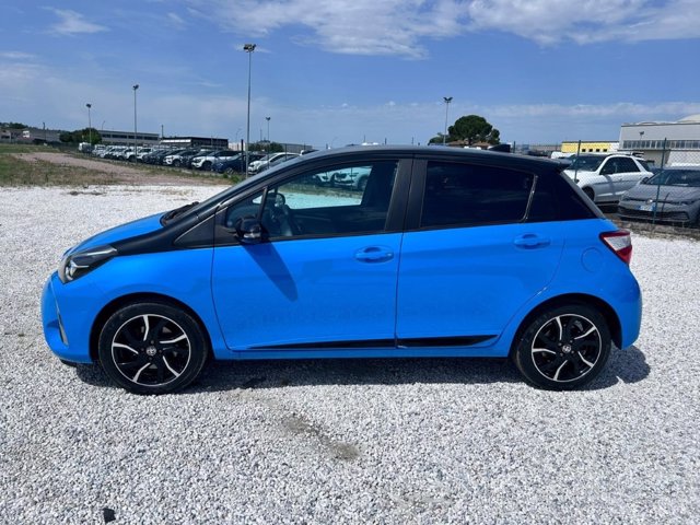 TOYOTA Yaris 1.5 Hybrid 5 porte Trend "Cyan Edition"