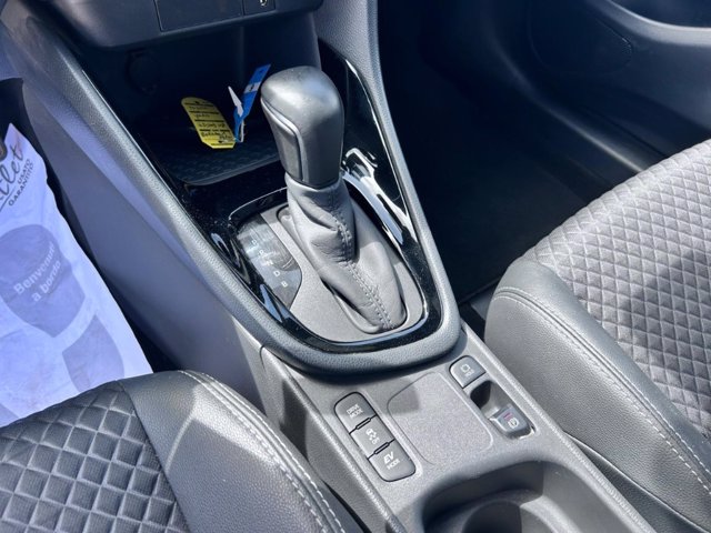 TOYOTA Yaris 1.5h style