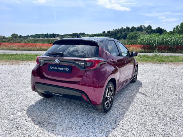 TOYOTA Yaris 1.5h style
