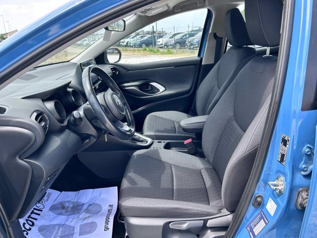 TOYOTA Yaris 1.5h trend
