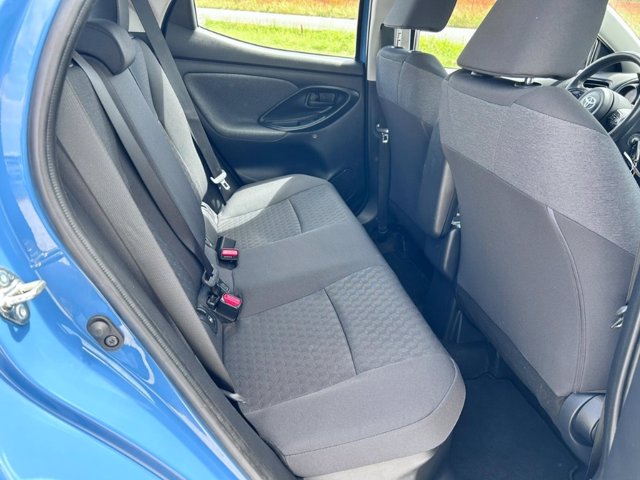 TOYOTA Yaris 1.5h trend