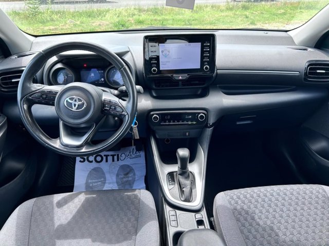 TOYOTA Yaris 1.5h trend