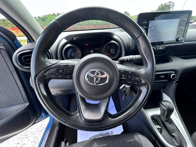 TOYOTA Yaris 1.5h trend