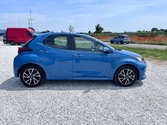 TOYOTA Yaris 1.5h trend