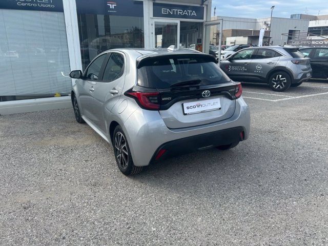 TOYOTA Yaris 1.5h trend
