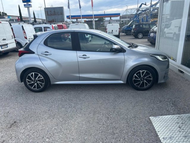 TOYOTA Yaris 1.5h trend