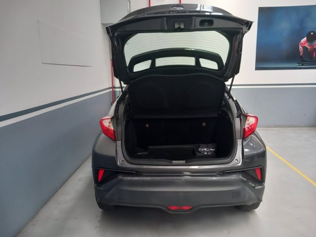 TOYOTA C-hr 1.8h active 2wd e-cvt