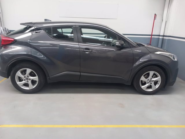 TOYOTA C-hr 1.8h active 2wd e-cvt