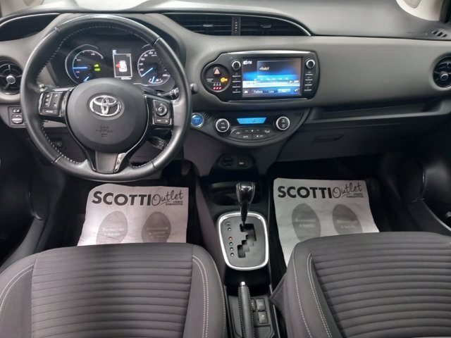 TOYOTA Yaris 1.5 5 porte Active