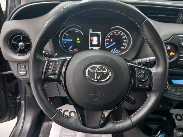 TOYOTA Yaris 1.5 5 porte Active