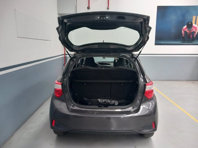TOYOTA Yaris 1.5 5 porte Active