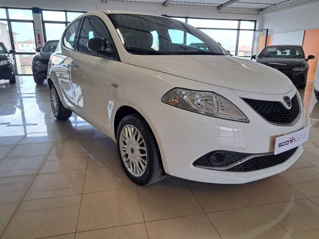 LANCIA Ypsilon 1.2 silver 69cv
