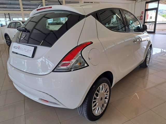 LANCIA Ypsilon 1.2 silver 69cv
