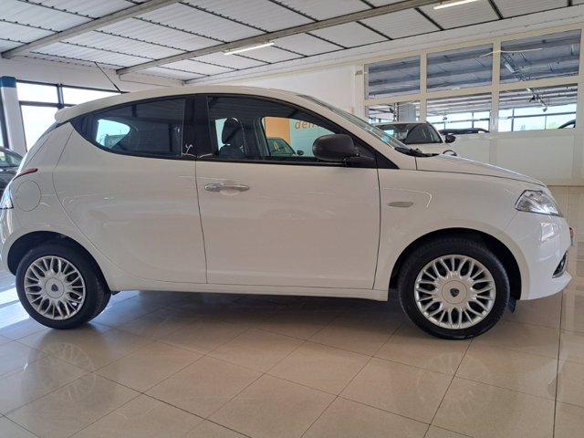 LANCIA Ypsilon 1.2 silver 69cv