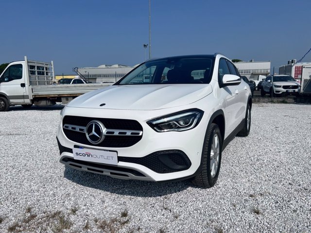 MERCEDES Classe GLA 180 D Business Extra 8G-DCT