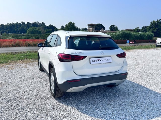 MERCEDES Classe GLA 180 D Business Extra 8G-DCT