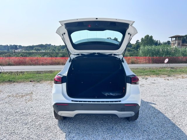 MERCEDES Classe GLA 180 D Business Extra 8G-DCT