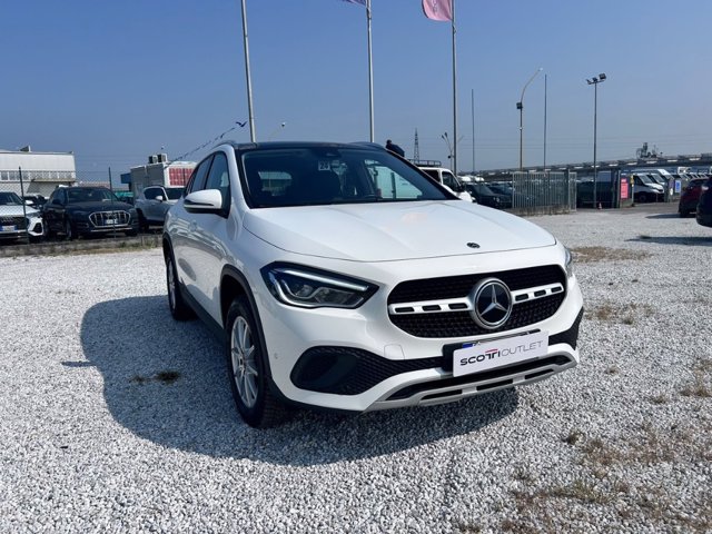 MERCEDES Classe GLA 180 D Business Extra 8G-DCT