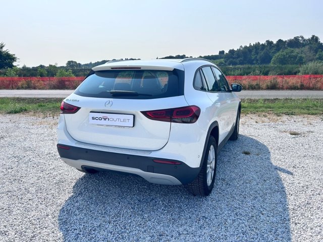 MERCEDES Classe GLA 180 D Business Extra 8G-DCT