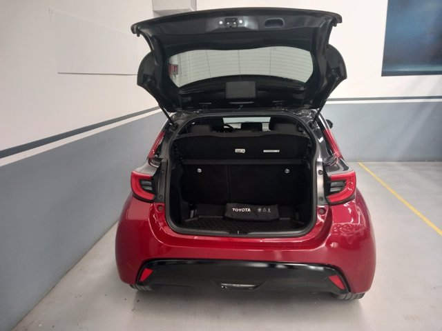 TOYOTA Yaris 1.5h style