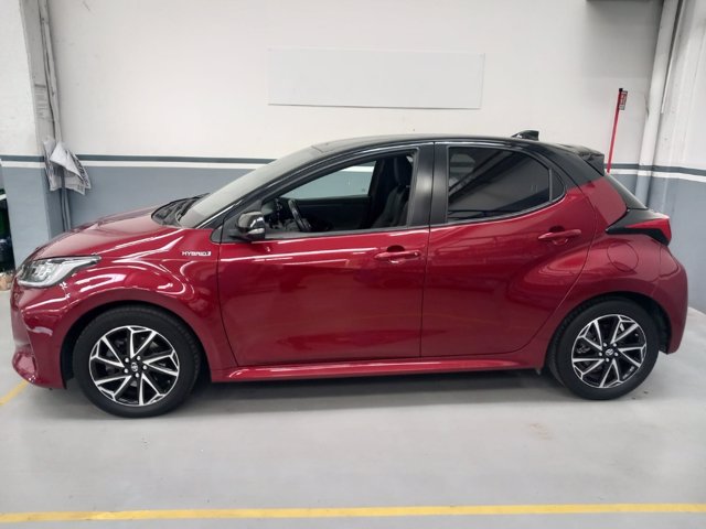 TOYOTA Yaris 1.5h style