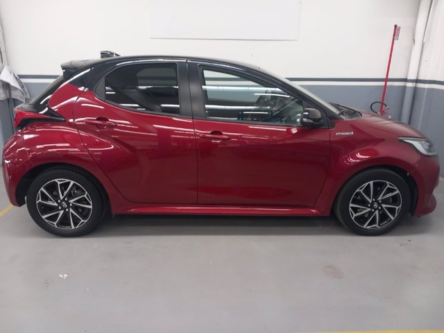 TOYOTA Yaris 1.5h style
