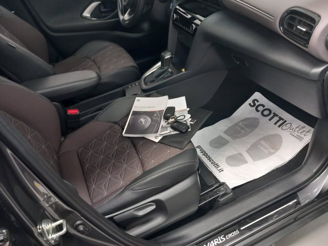 TOYOTA Yaris Cross 1.5 Hybrid 5p. E-CVT Lounge
