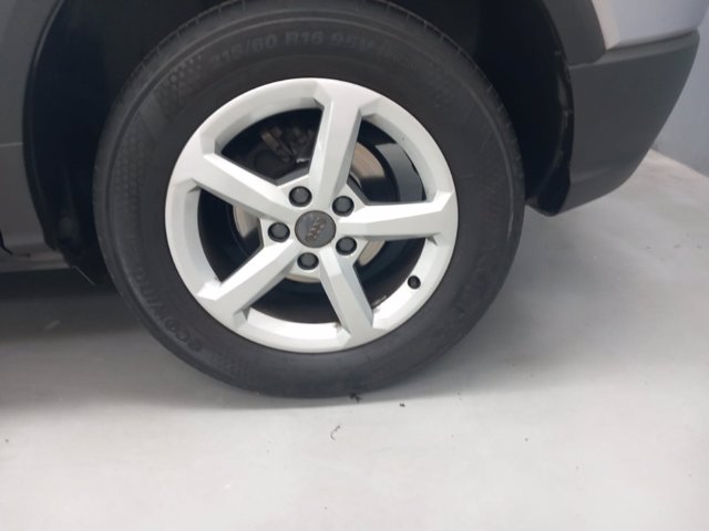 AUDI Q2 1.4 tfsi business