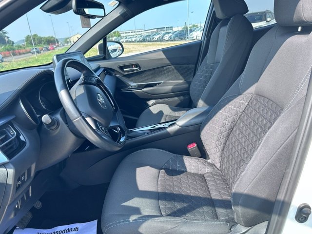 TOYOTA C-HR 1.8 Hybrid E-CVT Trend