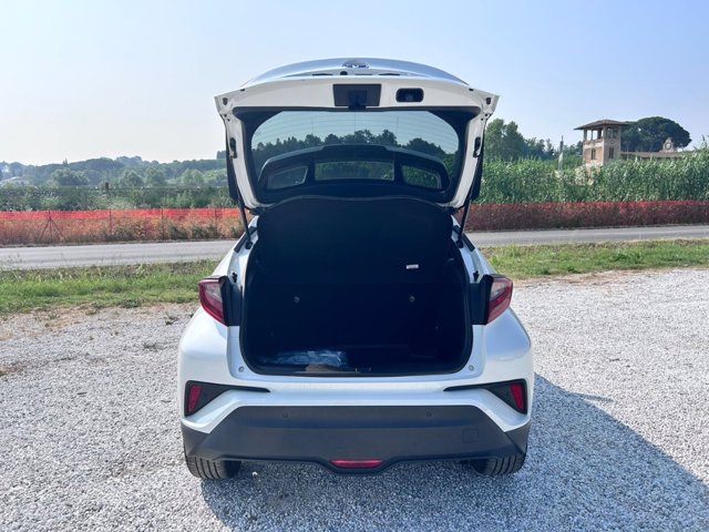 TOYOTA C-HR 1.8 Hybrid E-CVT Trend