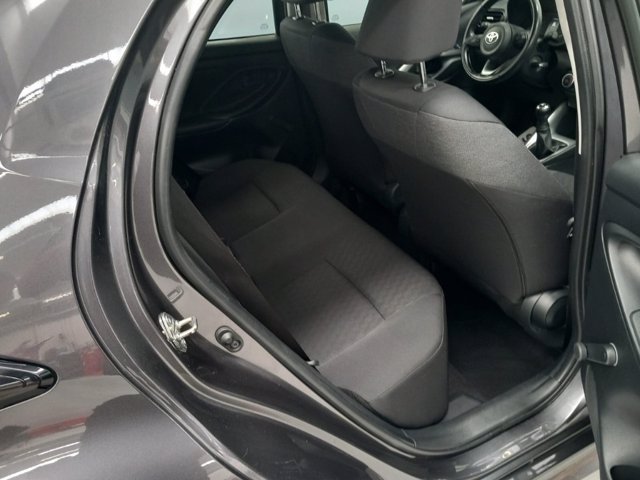 TOYOTA Yaris 1.0 trend