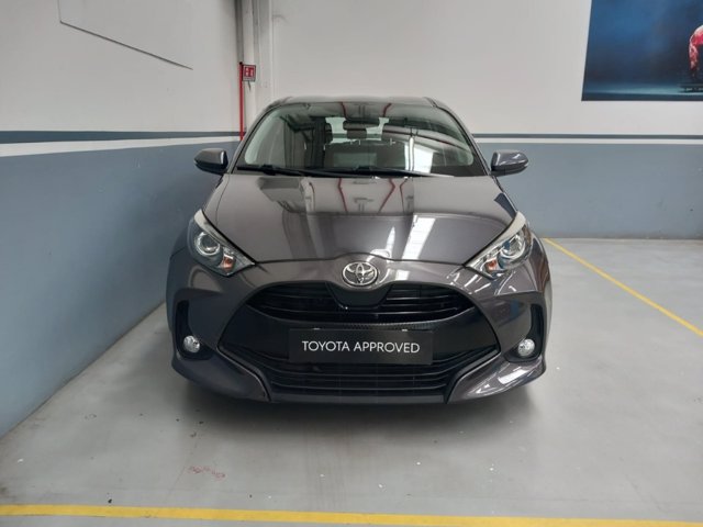 TOYOTA Yaris 1.0 trend