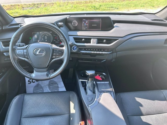 LEXUS UX Hybrid Luxury